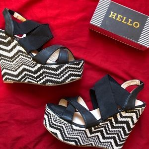 BLACK & WHITE WEDGES
